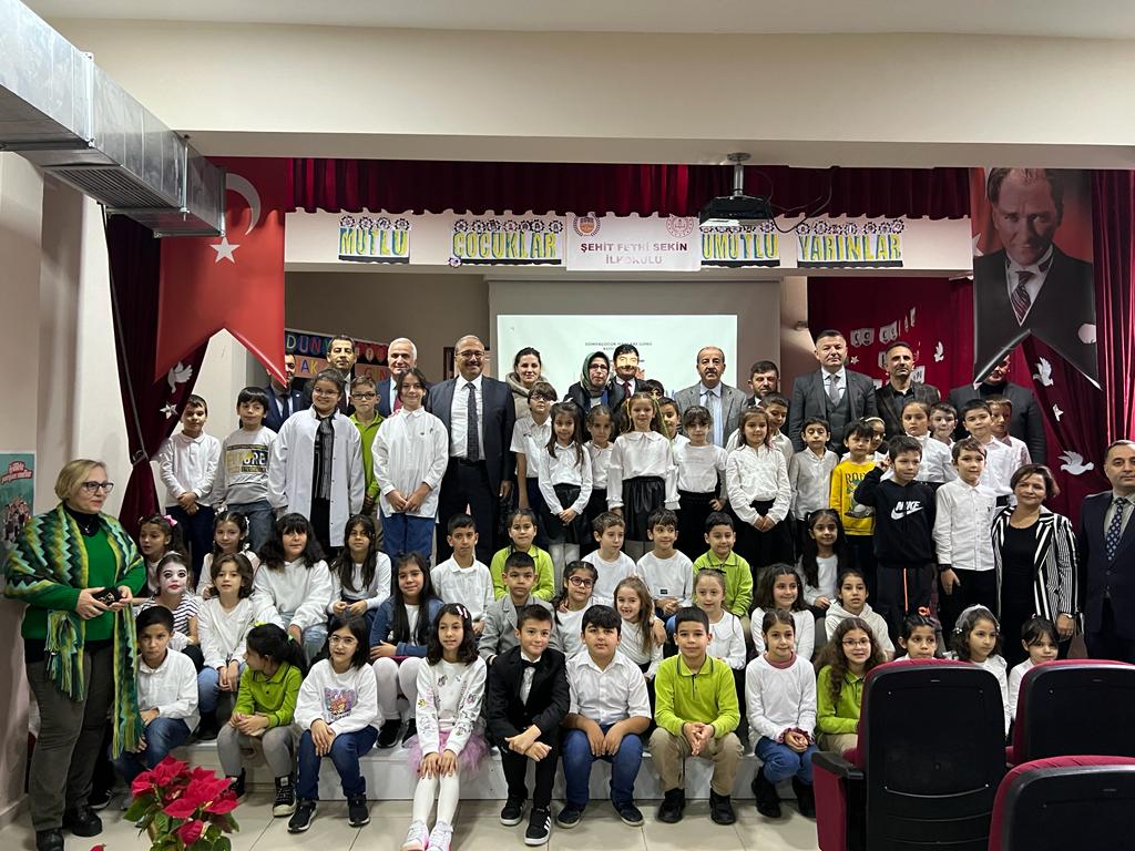  Sayın Kaymakamımız Ali CANDAN, Şehit Fethi Sekin ilkokulu’ nun düzenlemiş olduğu “Dünya Çocuk Hakları Günü” kutlama programına katıldılar.