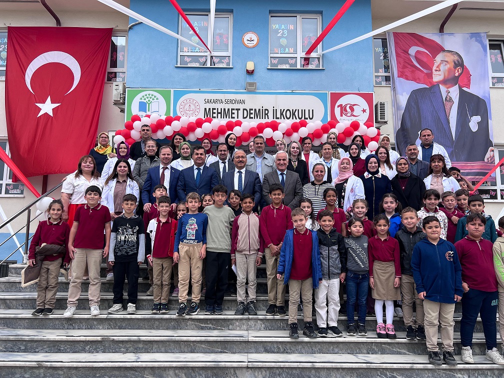 Sayın Kaymakamımız Ali CANDAN, ilçemiz okullarından Mehmet Demir İlkokulunu ziyaret ettiler.