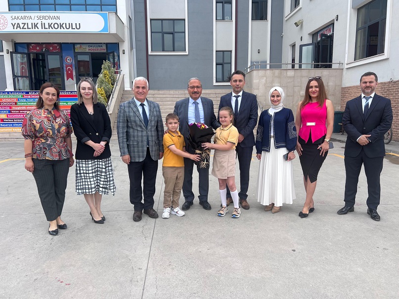 Sayın Kaymakamımız Ali CANDAN, İlçe Milli Eğitim Müdürümüz ile birlikte İlçemiz Yazlık İlkokulunu ziyaret ettiler.
